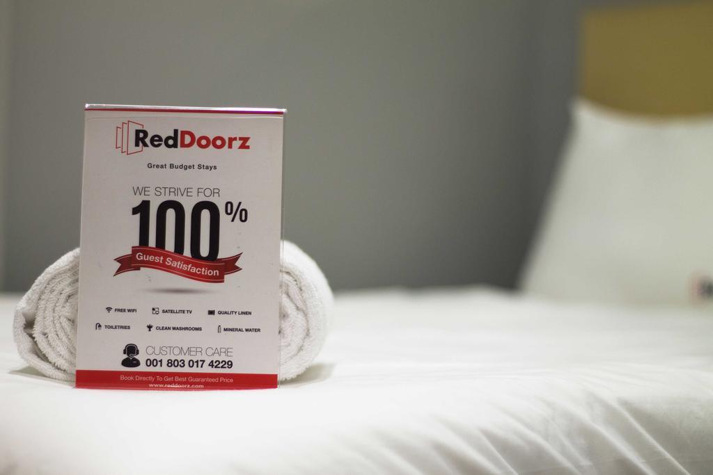 Reddoorz Near Balai Kota Surabaya Hotell Eksteriør bilde