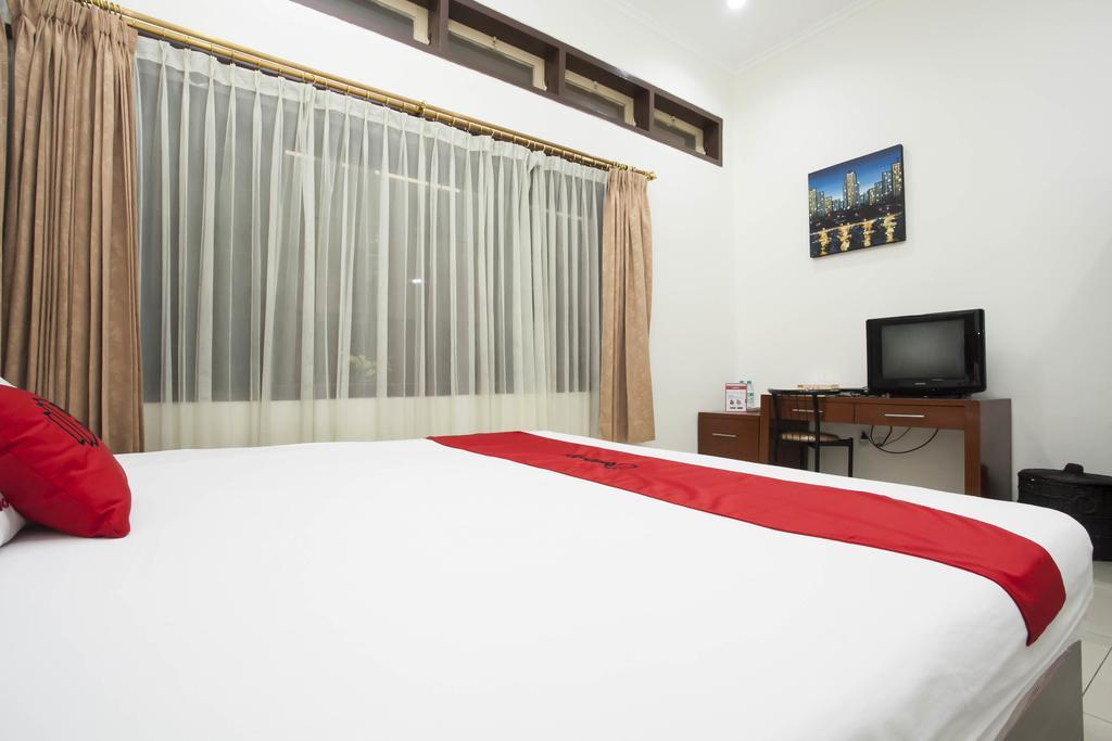 Reddoorz Near Balai Kota Surabaya Hotell Eksteriør bilde