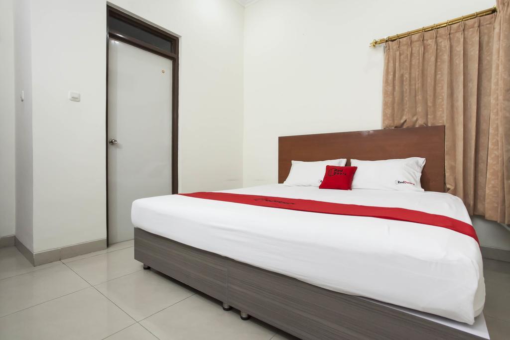 Reddoorz Near Balai Kota Surabaya Hotell Eksteriør bilde